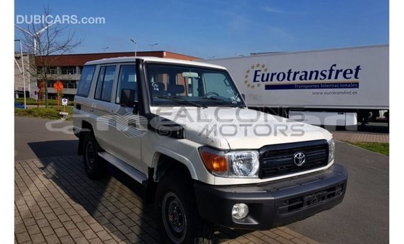 Buy Import Toyota Land Cruiser White Car in Import - Dubai in Aragatsotn Buy Import Toyota Land Cruiser White Car in Import - Dubai in Aragatsotn
