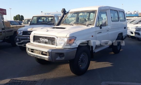 Buy Import Toyota Land Cruiser White Car in Import - Dubai in Aragatsotn Buy Import Toyota Land Cruiser White Car in Import - Dubai in Aragatsotn