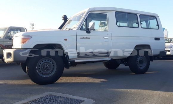Buy Import Toyota Land Cruiser White Car in Import - Dubai in Aragatsotn Buy Import Toyota Land Cruiser White Car in Import - Dubai in Aragatsotn