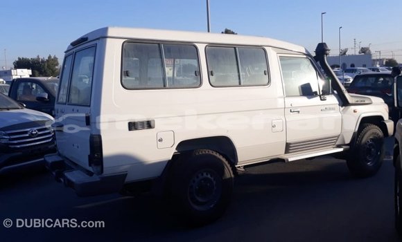 Buy Import Toyota Land Cruiser White Car in Import - Dubai in Aragatsotn Buy Import Toyota Land Cruiser White Car in Import - Dubai in Aragatsotn