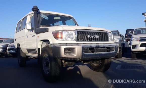 Buy Import Toyota Land Cruiser White Car in Import - Dubai in Aragatsotn Buy Import Toyota Land Cruiser White Car in Import - Dubai in Aragatsotn