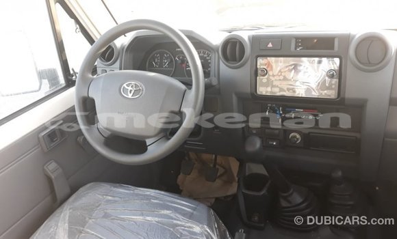 Buy Import Toyota Land Cruiser White Car in Import - Dubai in Aragatsotn Buy Import Toyota Land Cruiser White Car in Import - Dubai in Aragatsotn