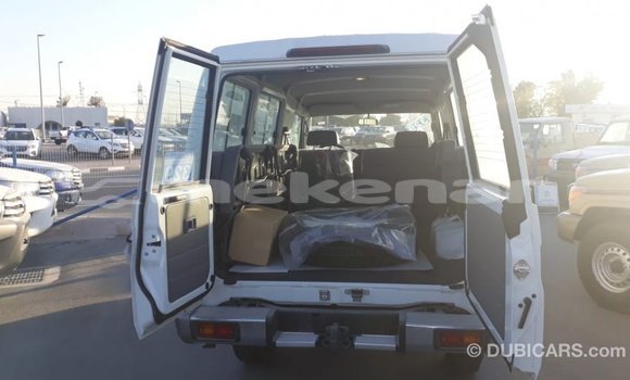 Buy Import Toyota Land Cruiser White Car in Import - Dubai in Aragatsotn Buy Import Toyota Land Cruiser White Car in Import - Dubai in Aragatsotn