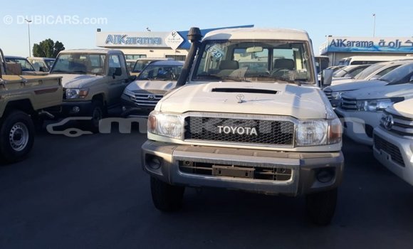 Buy Import Toyota Land Cruiser White Car in Import - Dubai in Aragatsotn Buy Import Toyota Land Cruiser White Car in Import - Dubai in Aragatsotn