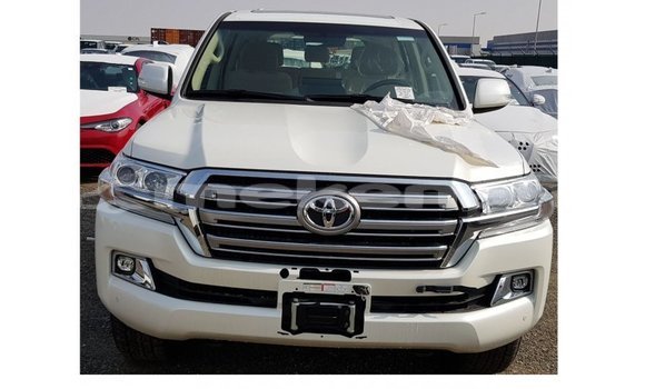 Buy Import Toyota Land Cruiser White Car in Import - Dubai in Aragatsotn Buy Import Toyota Land Cruiser White Car in Import - Dubai in Aragatsotn