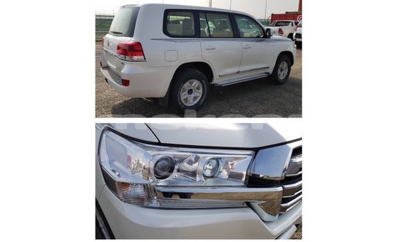 Buy Import Toyota Land Cruiser White Car in Import - Dubai in Aragatsotn Buy Import Toyota Land Cruiser White Car in Import - Dubai in Aragatsotn
