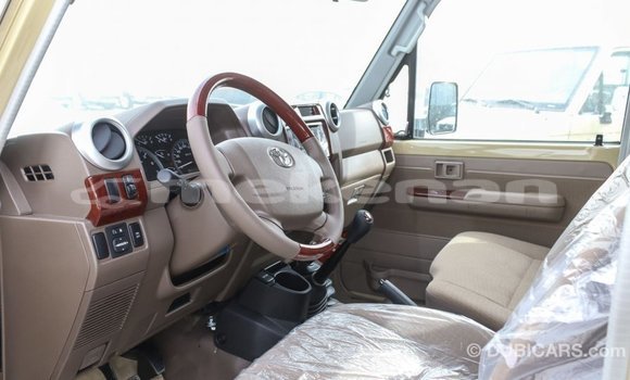 Buy Import Toyota Land Cruiser Beige Car in Import - Dubai in Aragatsotn Buy Import Toyota Land Cruiser Beige Car in Import - Dubai in Aragatsotn