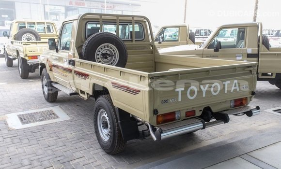 Buy Import Toyota Land Cruiser Beige Car in Import - Dubai in Aragatsotn Buy Import Toyota Land Cruiser Beige Car in Import - Dubai in Aragatsotn