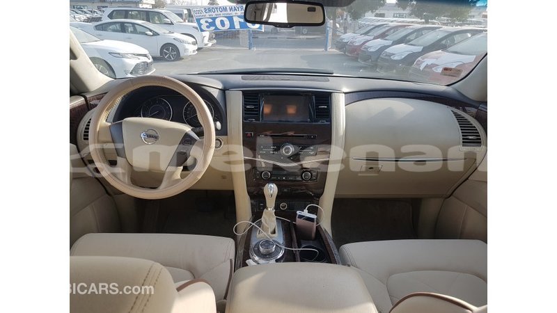 Big with watermark nissan patrol aragatsotn import dubai 3025
