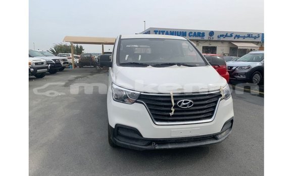 Buy Import Hyundai Cargo White Car in Import - Dubai in Aragatsotn Buy Import Hyundai Cargo White Car in Import - Dubai in Aragatsotn