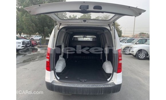 Buy Import Hyundai Cargo White Car in Import - Dubai in Aragatsotn Buy Import Hyundai Cargo White Car in Import - Dubai in Aragatsotn