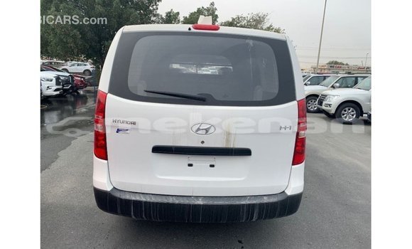 Buy Import Hyundai Cargo White Car in Import - Dubai in Aragatsotn Buy Import Hyundai Cargo White Car in Import - Dubai in Aragatsotn