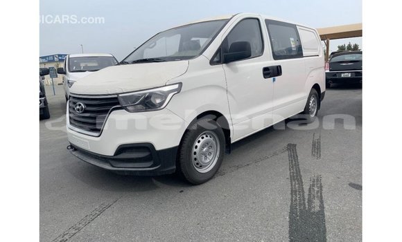 Buy Import Hyundai Cargo White Car in Import - Dubai in Aragatsotn Buy Import Hyundai Cargo White Car in Import - Dubai in Aragatsotn