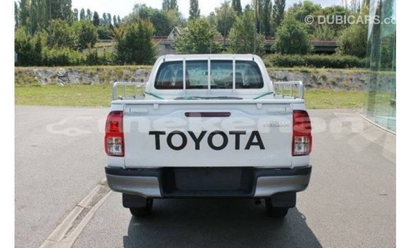 Buy Import Toyota Hilux White Car in Import - Dubai in Aragatsotn Buy Import Toyota Hilux White Car in Import - Dubai in Aragatsotn