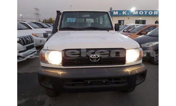 Buy Import Toyota Land Cruiser White Car in Import - Dubai in Aragatsotn Buy Import Toyota Land Cruiser White Car in Import - Dubai in Aragatsotn