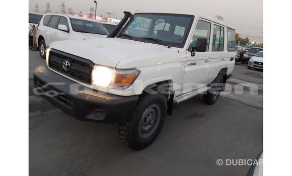 Buy Import Toyota Land Cruiser White Car in Import - Dubai in Aragatsotn Buy Import Toyota Land Cruiser White Car in Import - Dubai in Aragatsotn