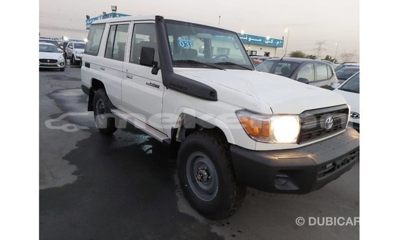 Buy Import Toyota Land Cruiser White Car in Import - Dubai in Aragatsotn Buy Import Toyota Land Cruiser White Car in Import - Dubai in Aragatsotn