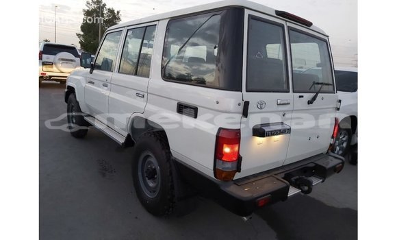 Buy Import Toyota Land Cruiser White Car in Import - Dubai in Aragatsotn Buy Import Toyota Land Cruiser White Car in Import - Dubai in Aragatsotn