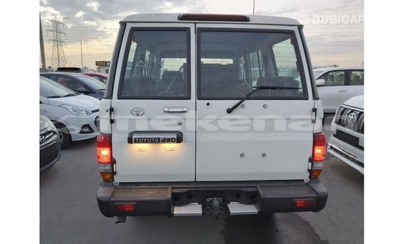 Buy Import Toyota Land Cruiser White Car in Import - Dubai in Aragatsotn Buy Import Toyota Land Cruiser White Car in Import - Dubai in Aragatsotn