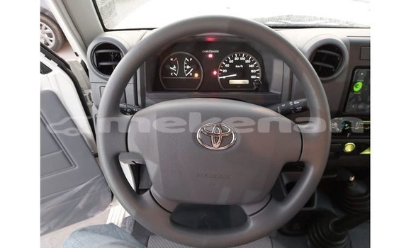 Buy Import Toyota Land Cruiser White Car in Import - Dubai in Aragatsotn Buy Import Toyota Land Cruiser White Car in Import - Dubai in Aragatsotn