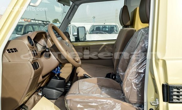 Buy Import Toyota Land Cruiser Beige Car in Import - Dubai in Aragatsotn Buy Import Toyota Land Cruiser Beige Car in Import - Dubai in Aragatsotn
