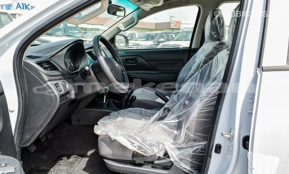 Buy Import Mitsubishi L200 White Car in Import - Dubai in Aragatsotn Buy Import Mitsubishi L200 White Car in Import - Dubai in Aragatsotn