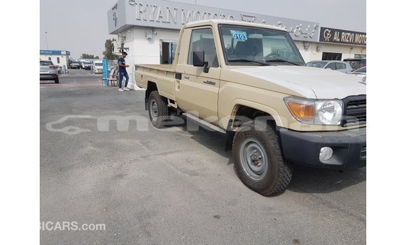 Buy Import Toyota Land Cruiser Beige Car in Import - Dubai in Aragatsotn Buy Import Toyota Land Cruiser Beige Car in Import - Dubai in Aragatsotn