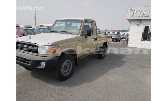 Buy Import Toyota Land Cruiser Beige Car in Import - Dubai in Aragatsotn Buy Import Toyota Land Cruiser Beige Car in Import - Dubai in Aragatsotn