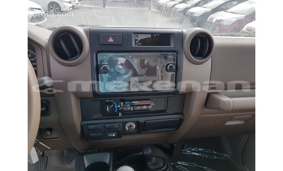 Buy Import Toyota Land Cruiser Beige Car in Import - Dubai in Aragatsotn Buy Import Toyota Land Cruiser Beige Car in Import - Dubai in Aragatsotn
