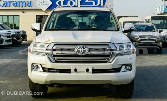 Buy Import Toyota Land Cruiser White Car in Import - Dubai in Aragatsotn Buy Import Toyota Land Cruiser White Car in Import - Dubai in Aragatsotn