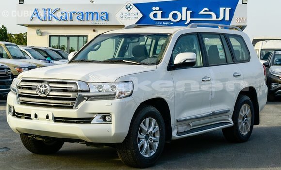 Buy Import Toyota Land Cruiser White Car in Import - Dubai in Aragatsotn Buy Import Toyota Land Cruiser White Car in Import - Dubai in Aragatsotn