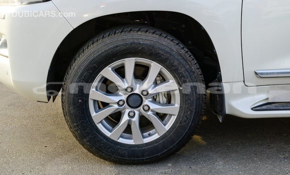 Buy Import Toyota Land Cruiser White Car in Import - Dubai in Aragatsotn Buy Import Toyota Land Cruiser White Car in Import - Dubai in Aragatsotn