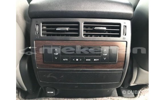 Buy Import Toyota Land Cruiser White Car in Import - Dubai in Aragatsotn Buy Import Toyota Land Cruiser White Car in Import - Dubai in Aragatsotn