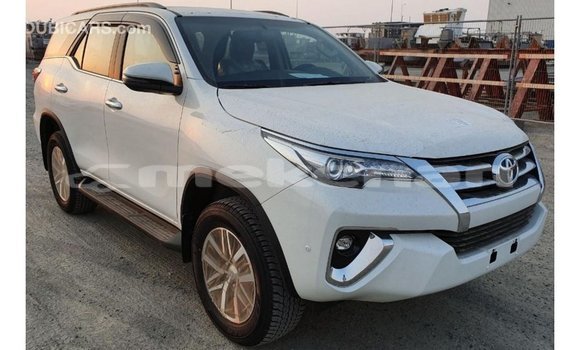 Buy Import Toyota Fortuner White Car in Import - Dubai in Aragatsotn Buy Import Toyota Fortuner White Car in Import - Dubai in Aragatsotn