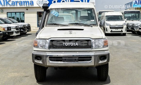 Buy Import Toyota Land Cruiser White Car in Import - Dubai in Aragatsotn Buy Import Toyota Land Cruiser White Car in Import - Dubai in Aragatsotn