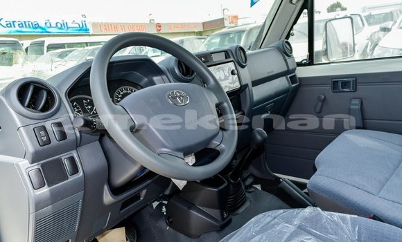 Buy Import Toyota Land Cruiser White Car in Import - Dubai in Aragatsotn Buy Import Toyota Land Cruiser White Car in Import - Dubai in Aragatsotn
