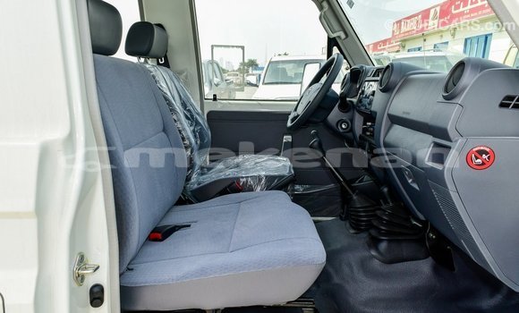 Buy Import Toyota Land Cruiser White Car in Import - Dubai in Aragatsotn Buy Import Toyota Land Cruiser White Car in Import - Dubai in Aragatsotn