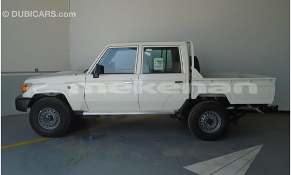 Buy Import Toyota Land Cruiser White Car in Import - Dubai in Aragatsotn Buy Import Toyota Land Cruiser White Car in Import - Dubai in Aragatsotn