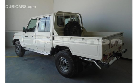 Buy Import Toyota Land Cruiser White Car in Import - Dubai in Aragatsotn Buy Import Toyota Land Cruiser White Car in Import - Dubai in Aragatsotn