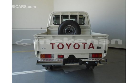 Buy Import Toyota Land Cruiser White Car in Import - Dubai in Aragatsotn Buy Import Toyota Land Cruiser White Car in Import - Dubai in Aragatsotn
