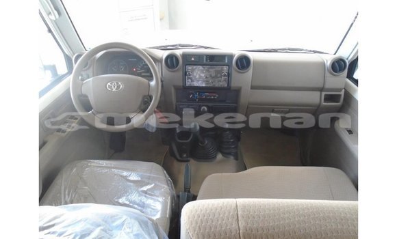 Buy Import Toyota Land Cruiser White Car in Import - Dubai in Aragatsotn Buy Import Toyota Land Cruiser White Car in Import - Dubai in Aragatsotn
