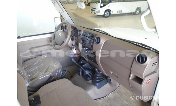 Buy Import Toyota Land Cruiser White Car in Import - Dubai in Aragatsotn Buy Import Toyota Land Cruiser White Car in Import - Dubai in Aragatsotn