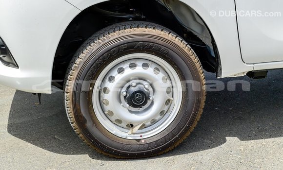 Buy Import Toyota Hilux White Car in Import - Dubai in Aragatsotn Buy Import Toyota Hilux White Car in Import - Dubai in Aragatsotn