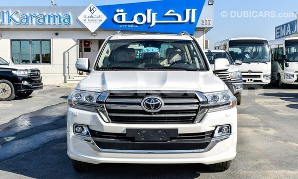 Buy Import Toyota Land Cruiser White Car in Import - Dubai in Aragatsotn Buy Import Toyota Land Cruiser White Car in Import - Dubai in Aragatsotn