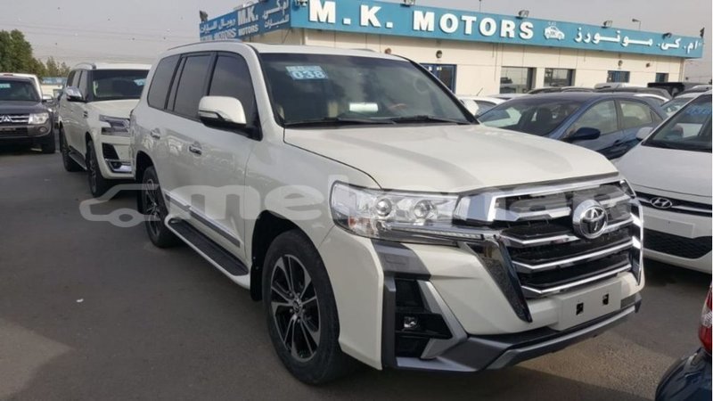Big with watermark toyota land cruiser aragatsotn import dubai 3085