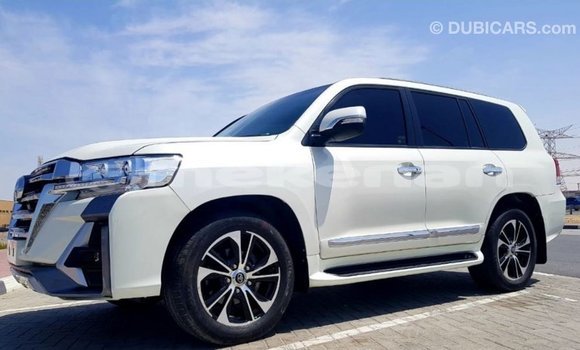 Buy Import Toyota Land Cruiser White Car in Import - Dubai in Aragatsotn Buy Import Toyota Land Cruiser White Car in Import - Dubai in Aragatsotn