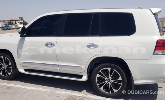 Buy Import Toyota Land Cruiser White Car in Import - Dubai in Aragatsotn Buy Import Toyota Land Cruiser White Car in Import - Dubai in Aragatsotn