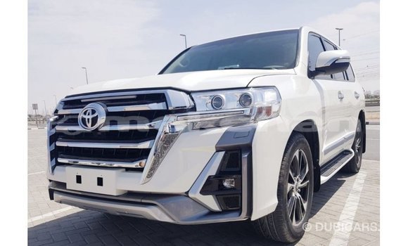 Buy Import Toyota Land Cruiser White Car in Import - Dubai in Aragatsotn Buy Import Toyota Land Cruiser White Car in Import - Dubai in Aragatsotn