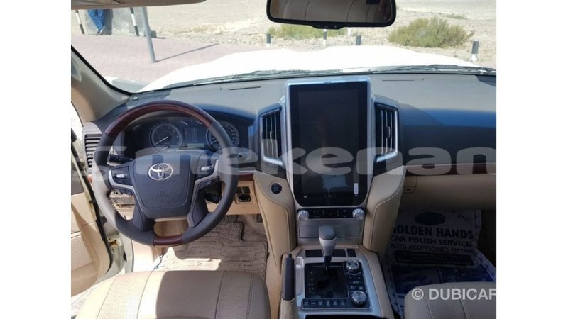 Big with watermark toyota land cruiser aragatsotn import dubai 3085