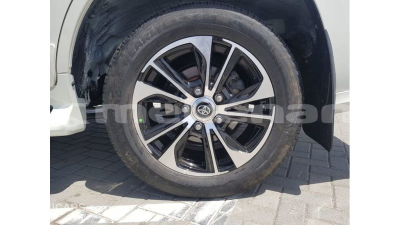 Big with watermark toyota land cruiser aragatsotn import dubai 3085